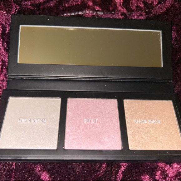 Mac hyper real glow palette - Picture 2 of 3